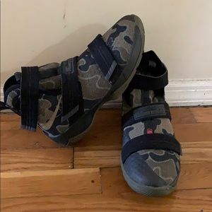 Nike Lebron Soldiers